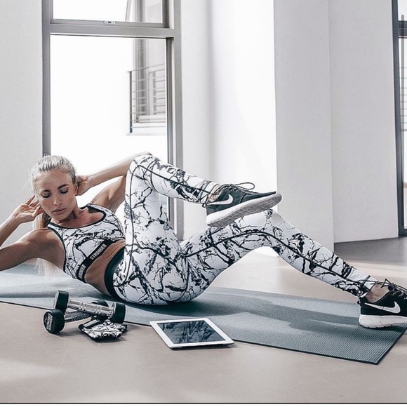 Stronger the Label white black marble activewear set Xs - Picture 9 of 9